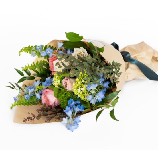 JMorris_Florals_Blue Wrapped Bouquet-45171
