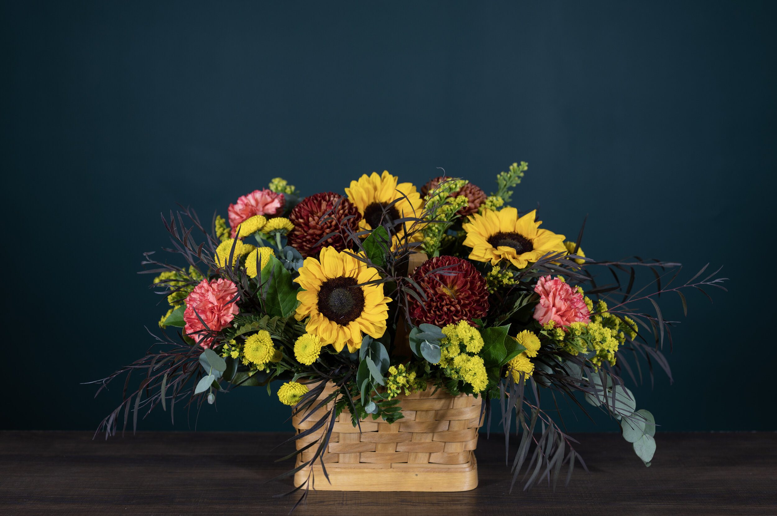 English Garden Style Basket “Gathered Stems”