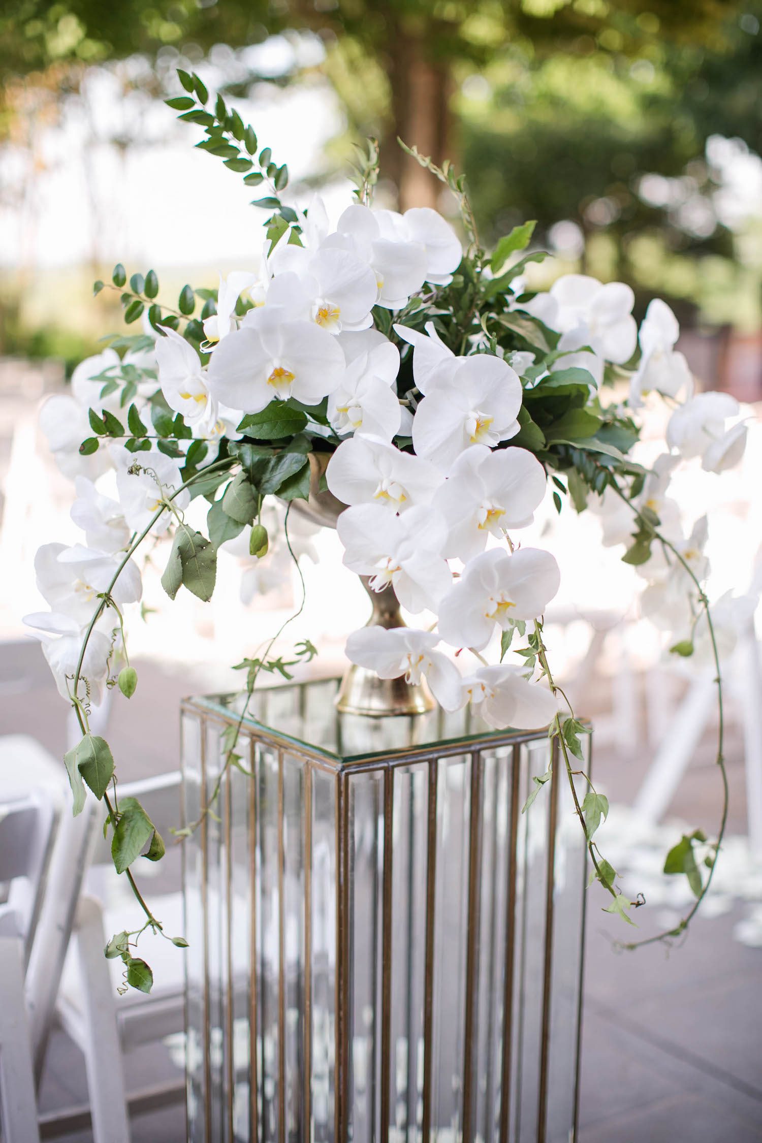 J. Morris Flowers ceremony decor. Photography by Kristen Gardner Photography.