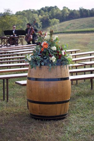 The musicians were warming up when we placed this last arrangement 45 minutes before the ceremony.