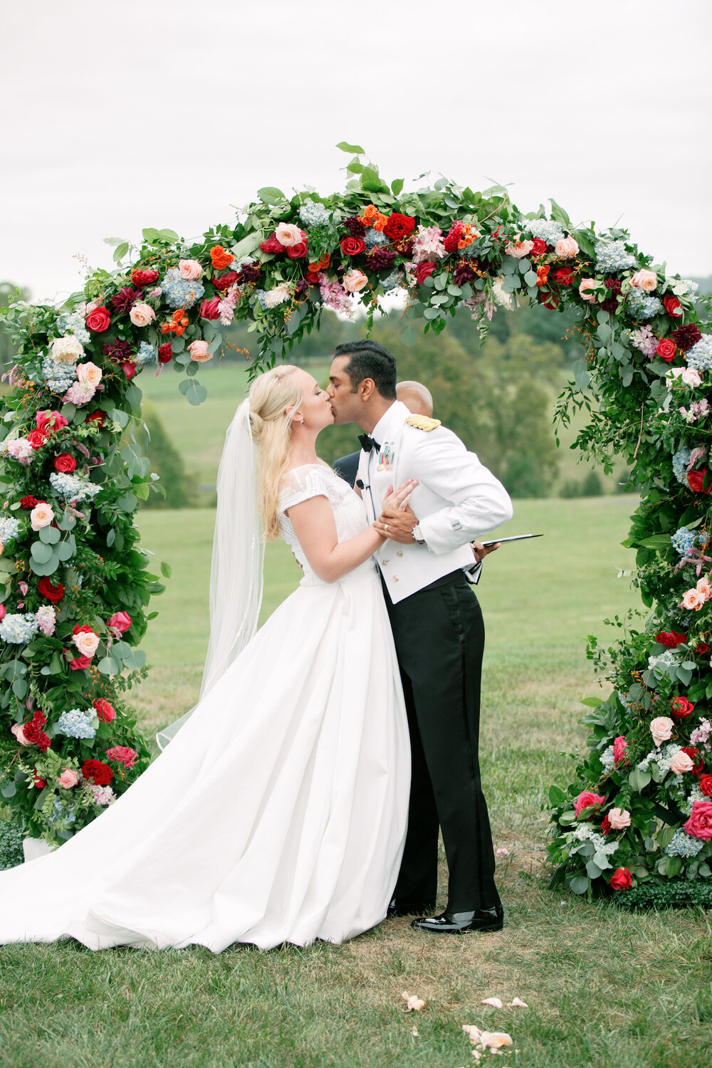 outdoor-white-tented-romantic-wedding9